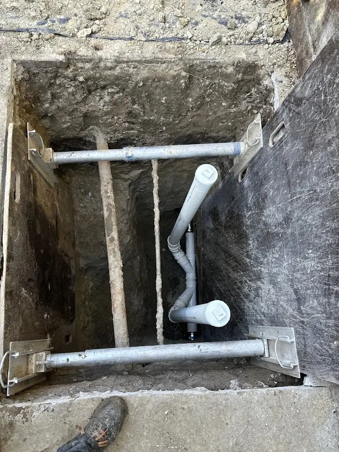 Experienced plumber completing Gas Line Repair work in Nassau Bay